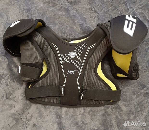 Нагрудник хоккейный