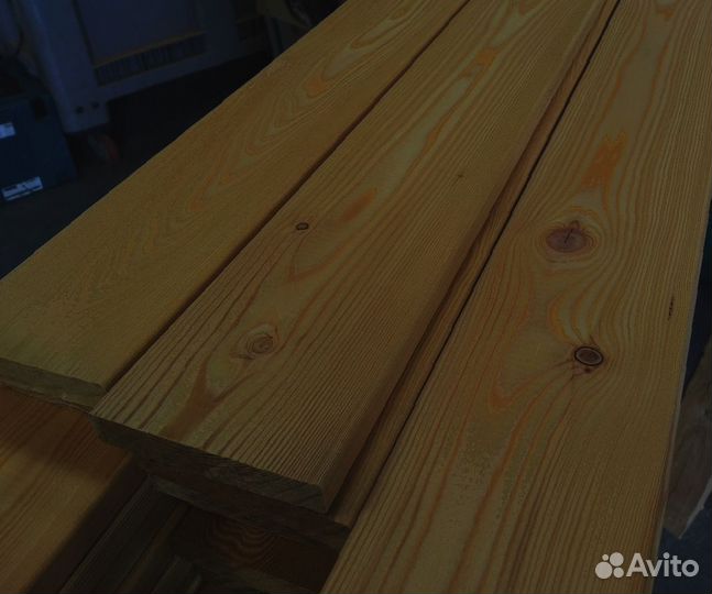 Доски лиственницы: прочный строительный материал