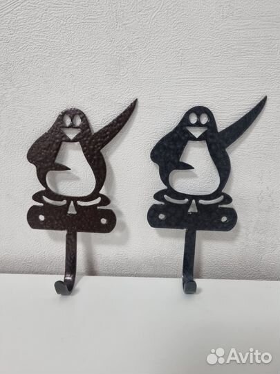 Крючок настенный металлический Пингвин