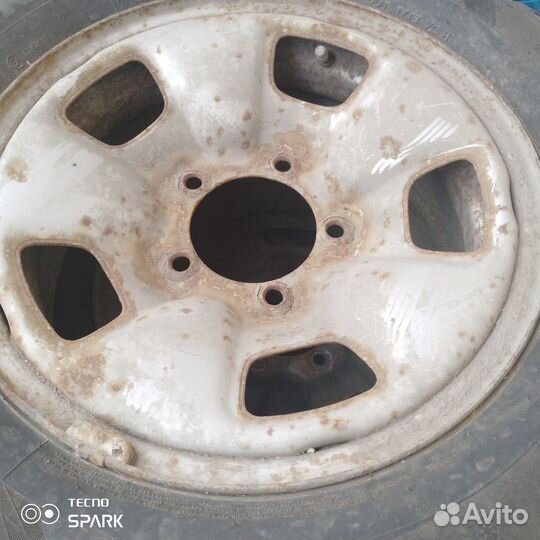 Hankook Winter I'Pike 215/65 R16