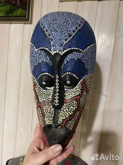 Маски из дерева Индонезия ; Италия