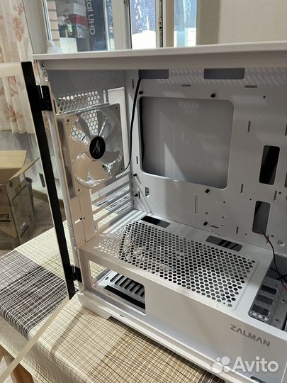 Корпус zalman z1