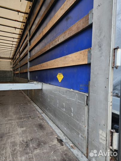 Полуприцеп шторно-бортовой Schmitz Cargobull SCS 24/L, 2012