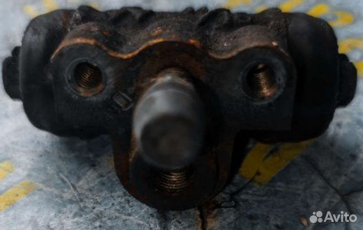 Тормозной цилиндр задний Mazda Demio de3fs de5fs