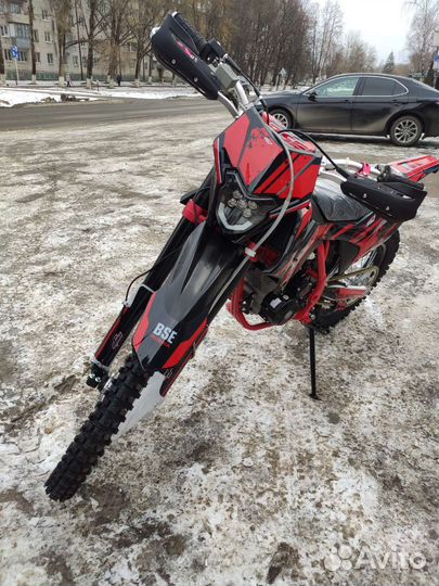 Мотоцикл Bse z10