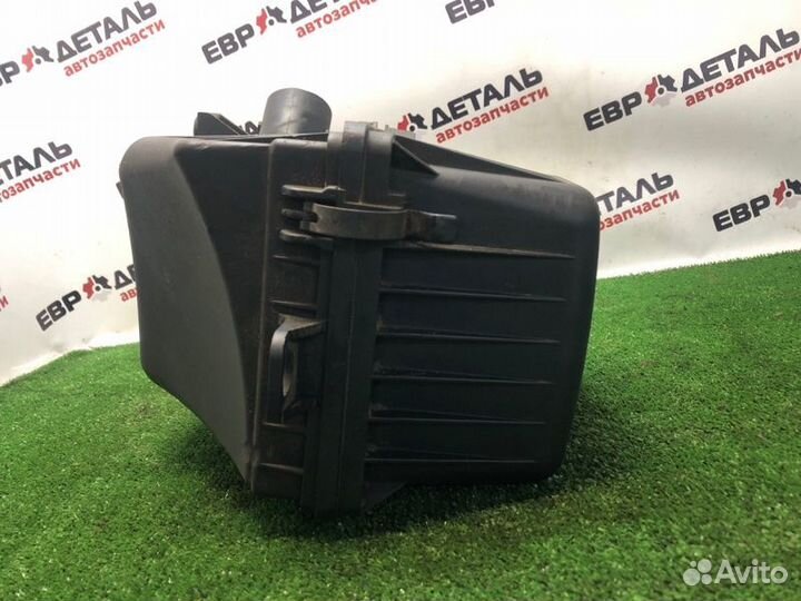 Корпус воздушного фильтра Kia Carens минивэн 1