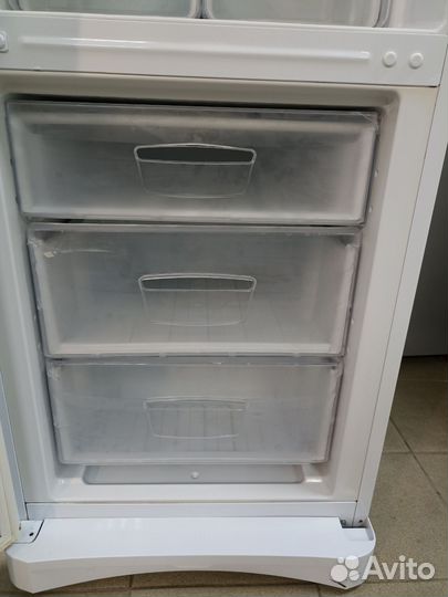 Холодильник Indesit