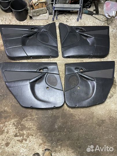 Обшивки дверей Ford Focus 1 Usa 2001г