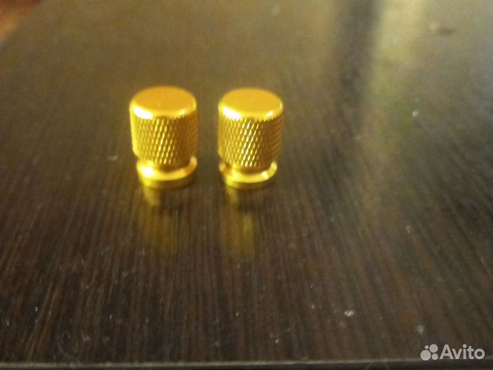 Колпачки на велосипед золотые