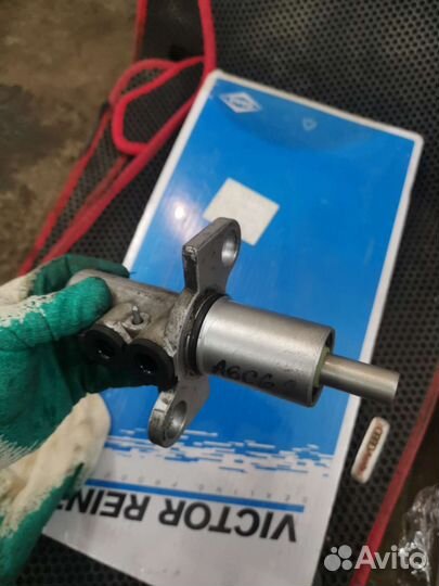 Главный тормозной цилиндр audi A6C6