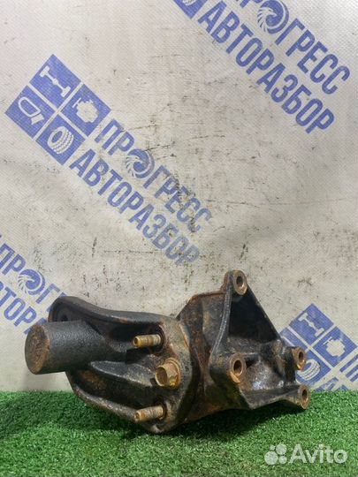 Кронштейн опоры двигателя правый Kia Rio 3 седан