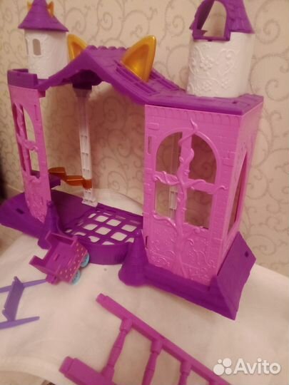 Замок для куклы и корона на липучке