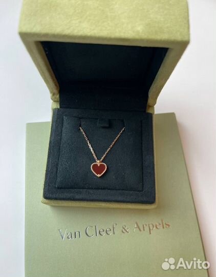 Подвеска Van Cleef Sweet Alhambra heart сердолик