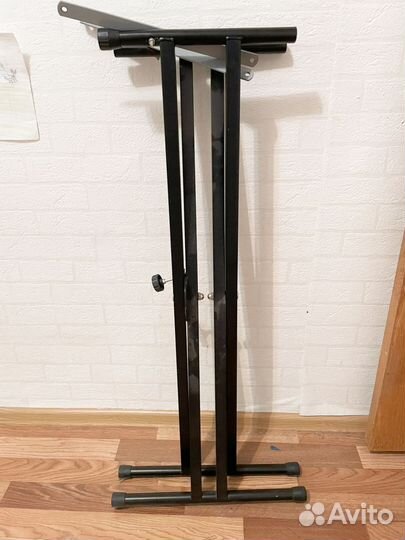 Стойка для фортепиано