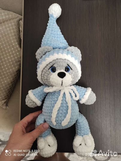 Вязанный плюшевый мишка