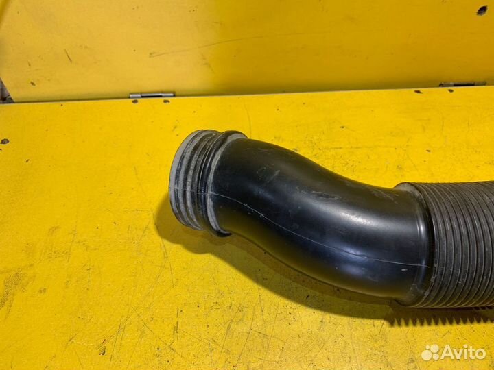 Патрубок воздуховода Volkswagen Polo 2010-2018