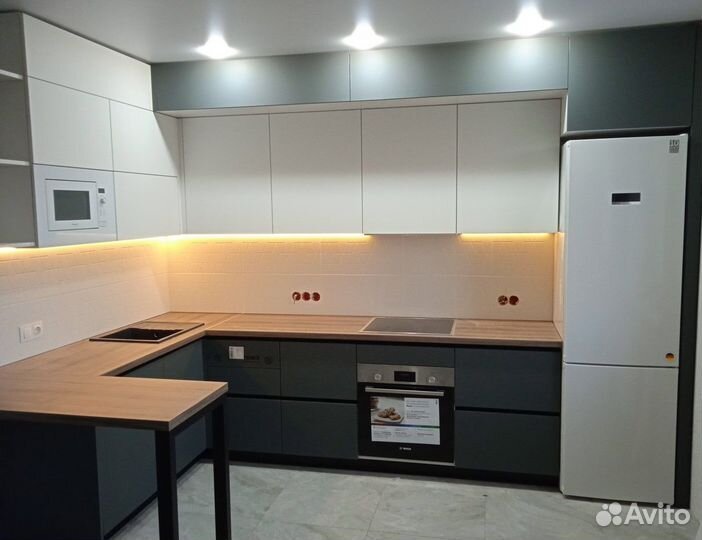 Кухня под потолок Тренд 2025