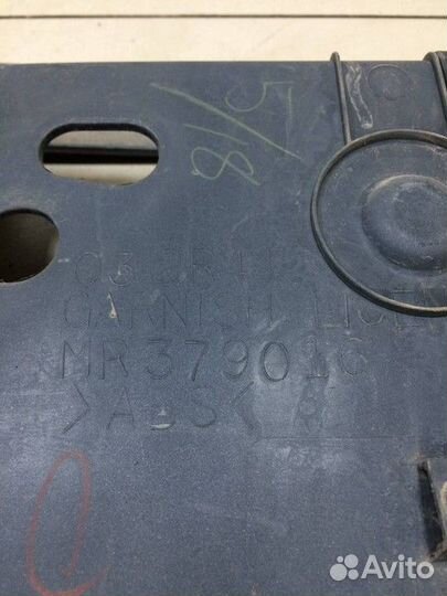 Накладка крышки багажника Mitsubishi Lancer