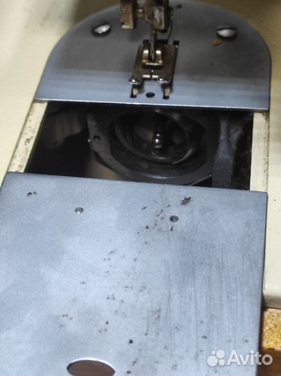 Швейная машинка 