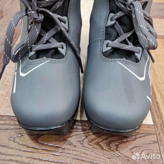 Лыжные ботинки размер 34