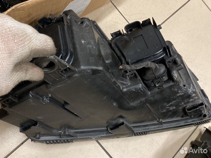 Фара левая правая галоген Audi A8 D3 4E0941003M