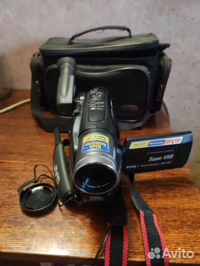 Видеокамера JVC