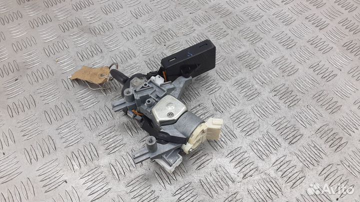 Замок зажигания на Mitsubishi Lancer 10