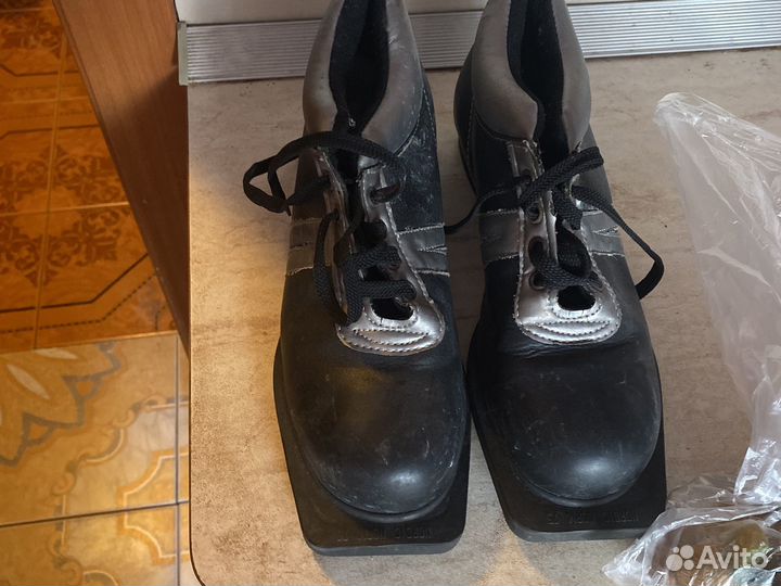 Лыжные ботинки 39р