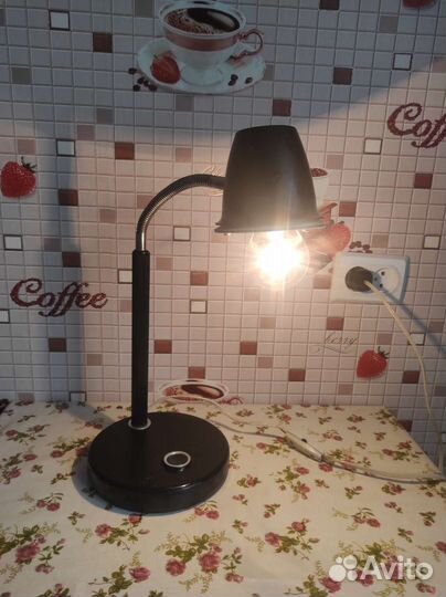 Лампа настольная