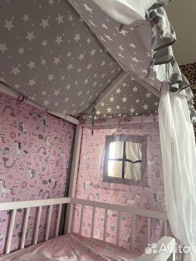 Кровать домик с крышей и шторками, матрасом