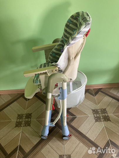 Стульчик со столиком для кормления ребёнка