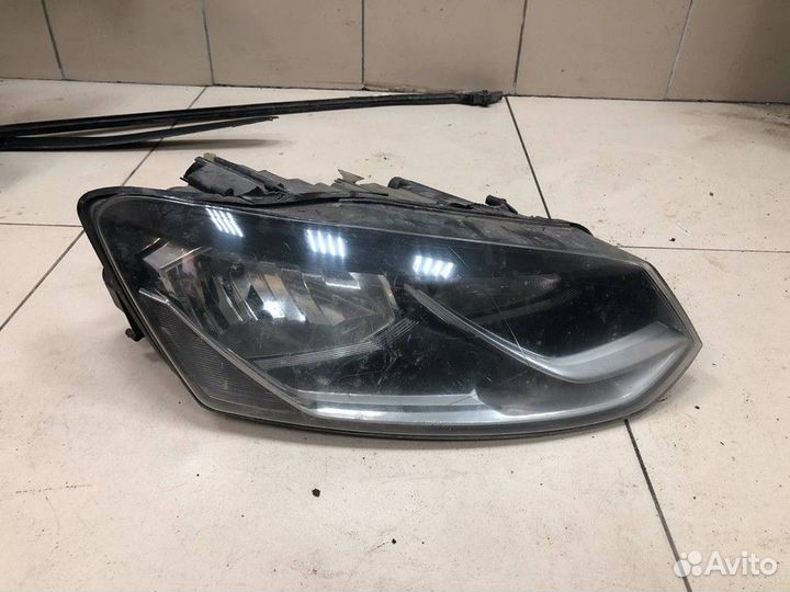 Фара правая Volkswagen Polo