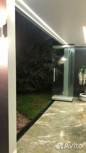 Безрамное остекление ресторанов