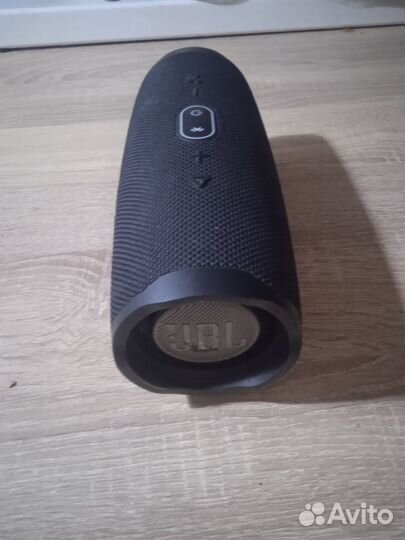 Акустические колонки jbl