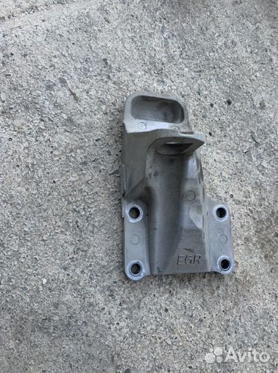 Кронштейн двигателя Infiniti m35