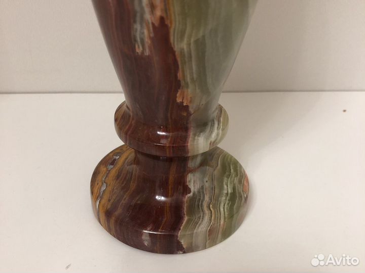 Ваза из оникса