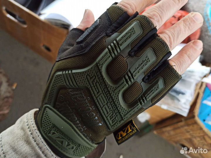 Перчатки тактические