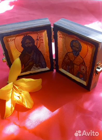 Редкий и необычный подарок.Иконы складень походные