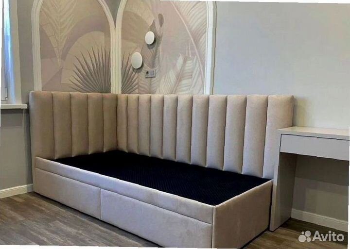 Кровать детская с мягкой спинкой