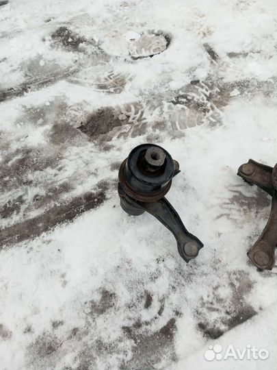 Подушки двигателя 2azfe