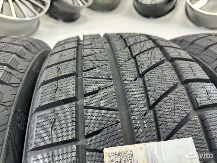 RoadX RX Frost WU02 285/40 R21 и 315/35 R21 109T