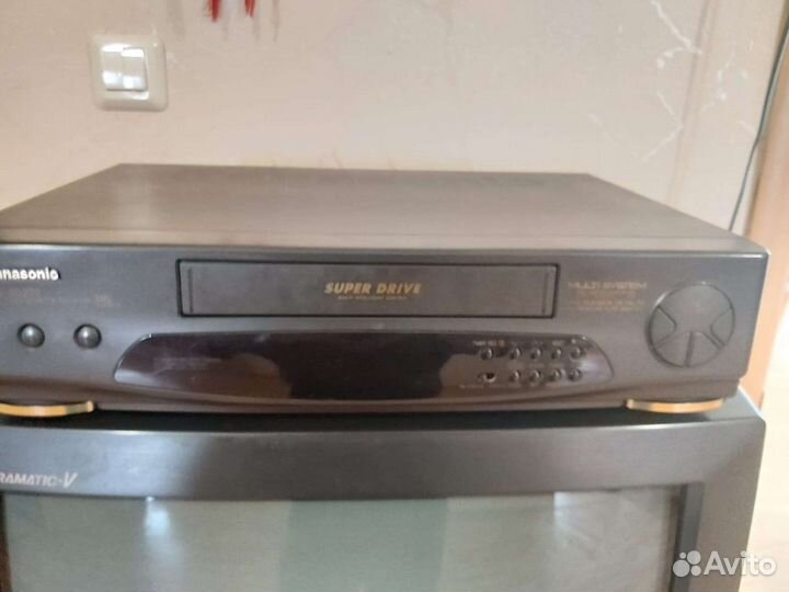 Видеомагнитофон panasonic