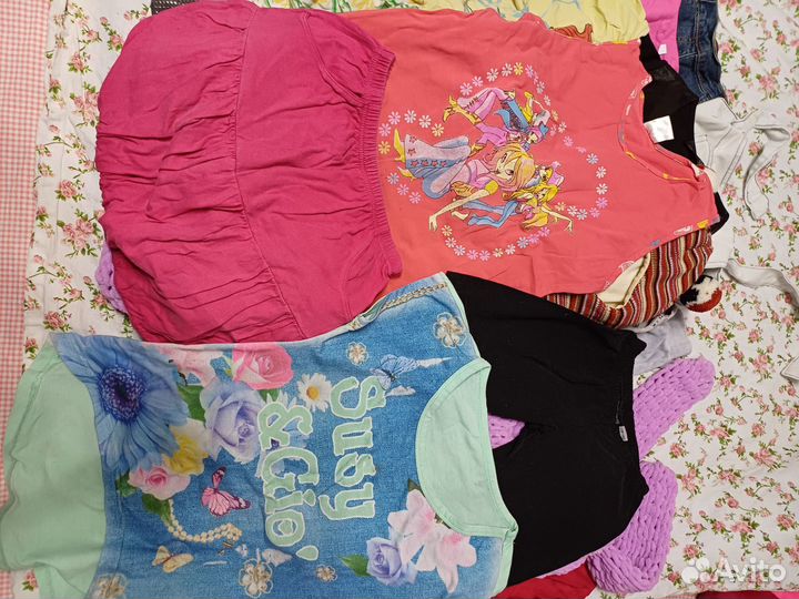 Очень много вещей на девочку