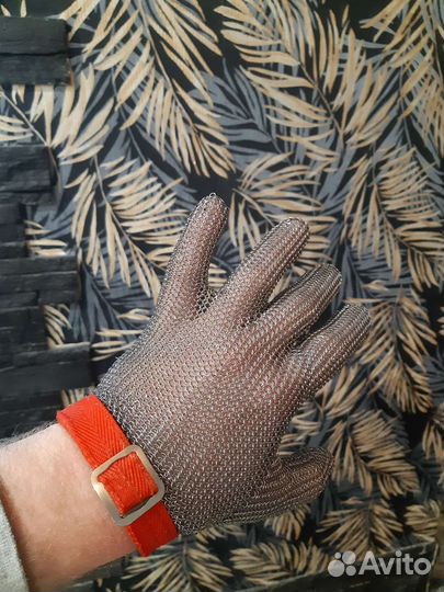 Кольчужная перчатка