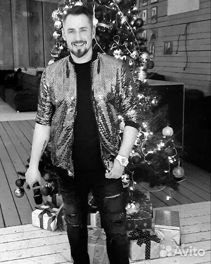 Ведущий, певец, тренер по ораторскому мастерству