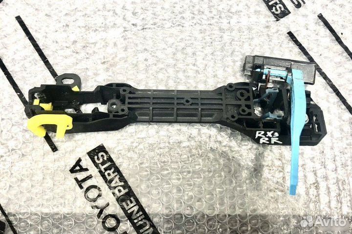 Кронштейн ручки двери задний правый Lexus Rx 3