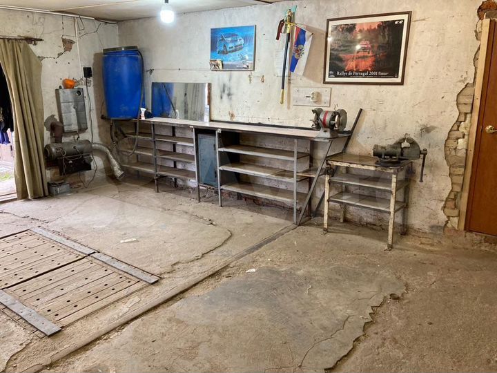 Гараж, > 30 м²