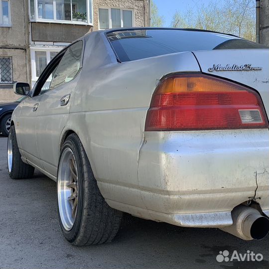 Nissan Laurel 2.5 AT, 1998, 200 000 км