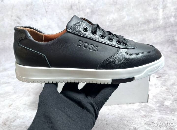 Кроссовки Boss удобные