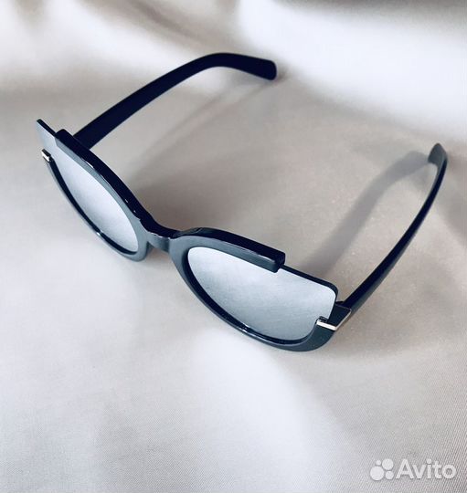 Очки солнцезащитные